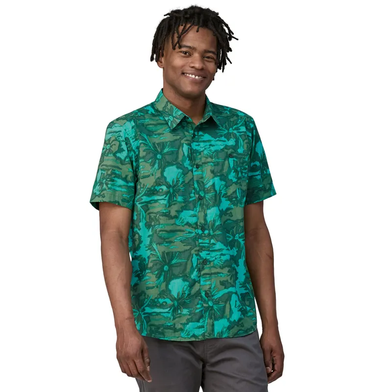 2024 Patagonia Go To Shirt Men's Cliffs and Waves Conifer Green-1