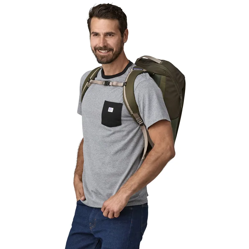 Black Hole Pack 25L Pine Needle Green-3