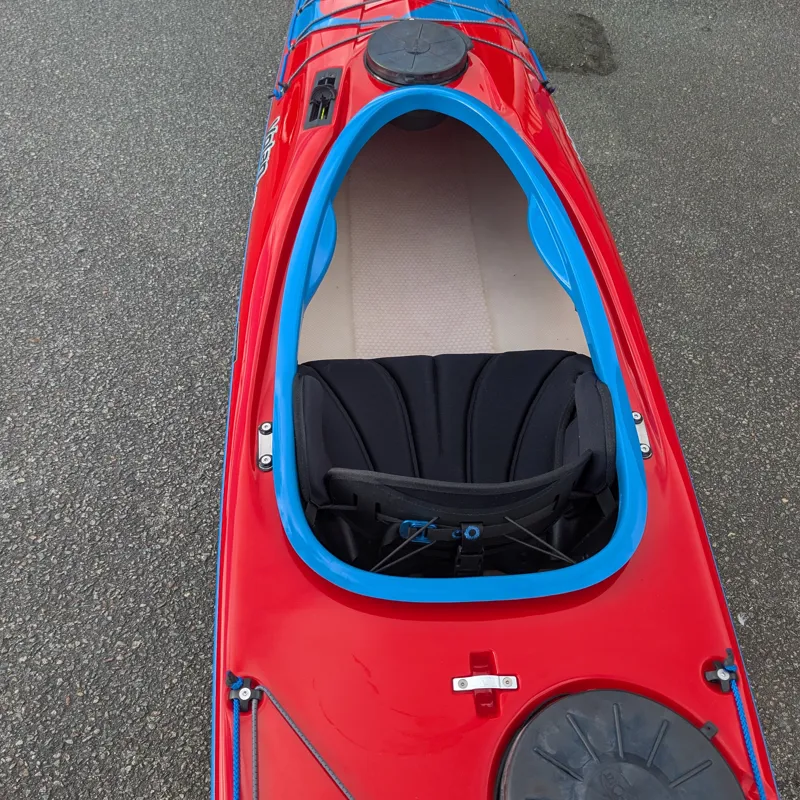 P and H Volan 160 Sea Kayak Classic Construction Red / Anchusa Blue / White-2